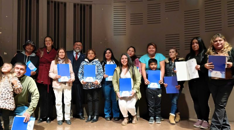 158 familias de Las Compañías reciben sus escrituras y concretan el sueño de la casa propia