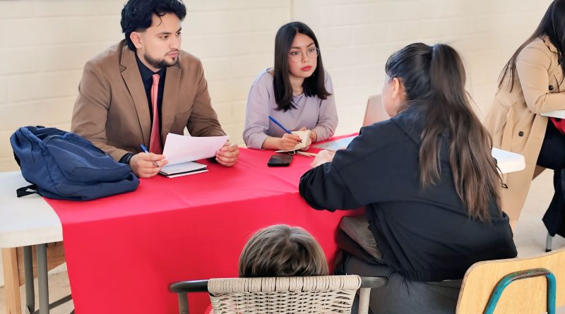 Clínicas Jurídicas llegan a Las Compañías para acercar asesoría legal gratuita a los vecinos Clínicas Jurídicas llegan a Las Compañías para acercar asesoría legal gratuita a los vecinos